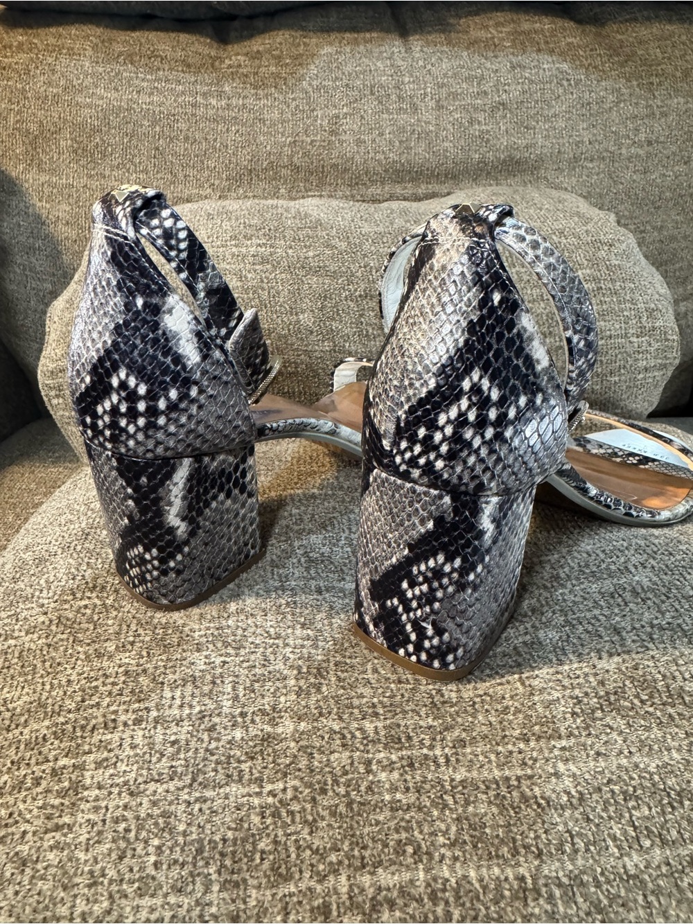 Ted Baker Black/Gray Snake Skin adjustable ankle strap block heel Size 9.5  40.5 - Picture 4 of 15